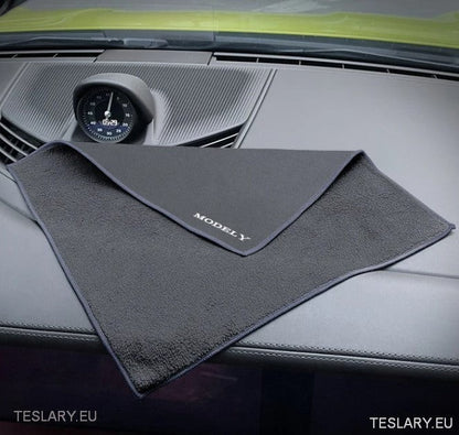 Mikibre törülköző Tesla modell logóval