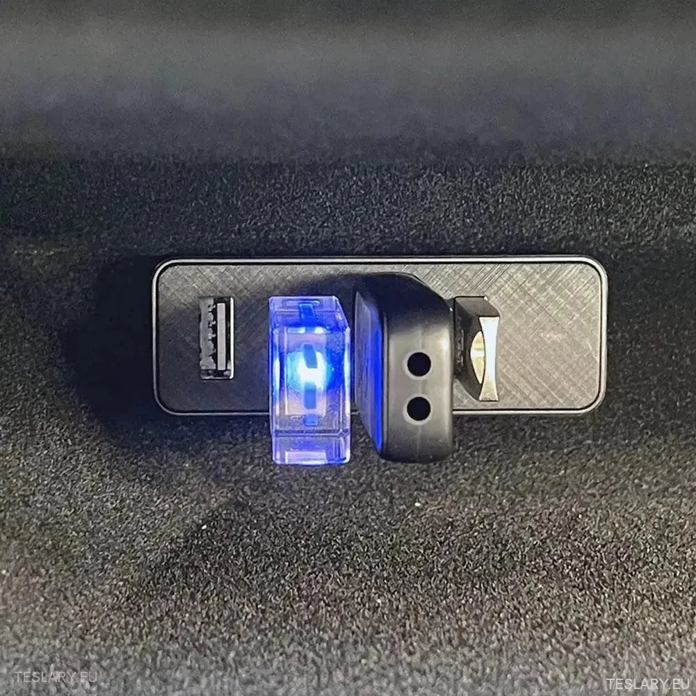 Tesla 3 Highland Glove Box Docking Station 4 Ports - TESLARY Tesla Shop Accessories Europe Nederlands Ireland Deutschland Espana Alicante France Italia
